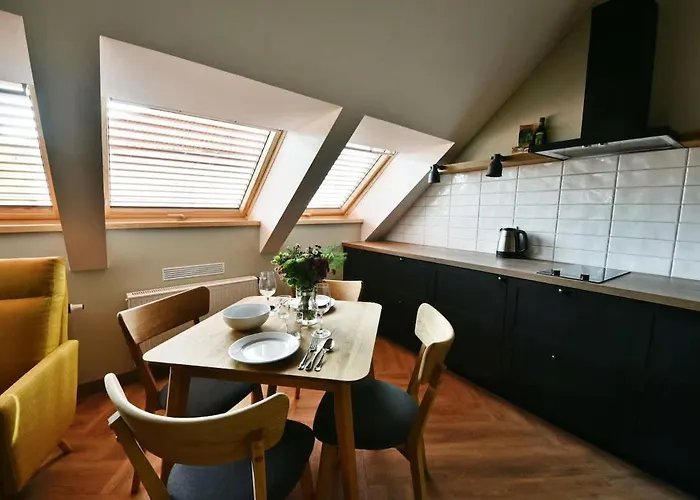 Domillion New Modern Old Town 14 Ppl U2c2